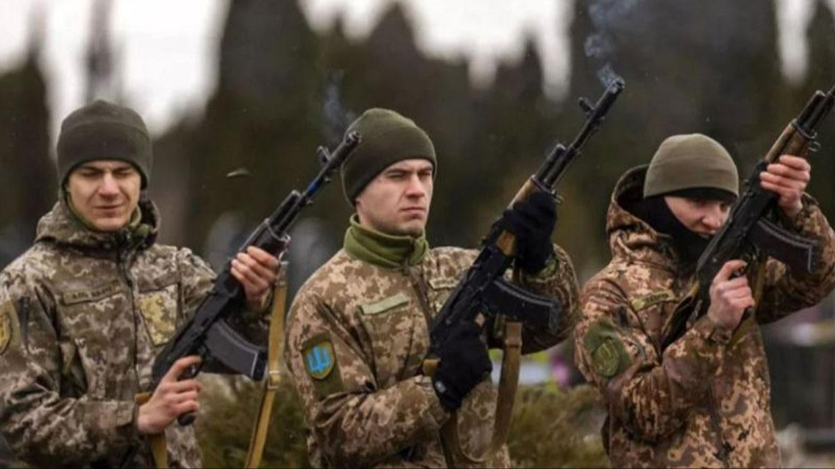 20 binden fazla Ukraynal erkek, askere gitmemek iin kat