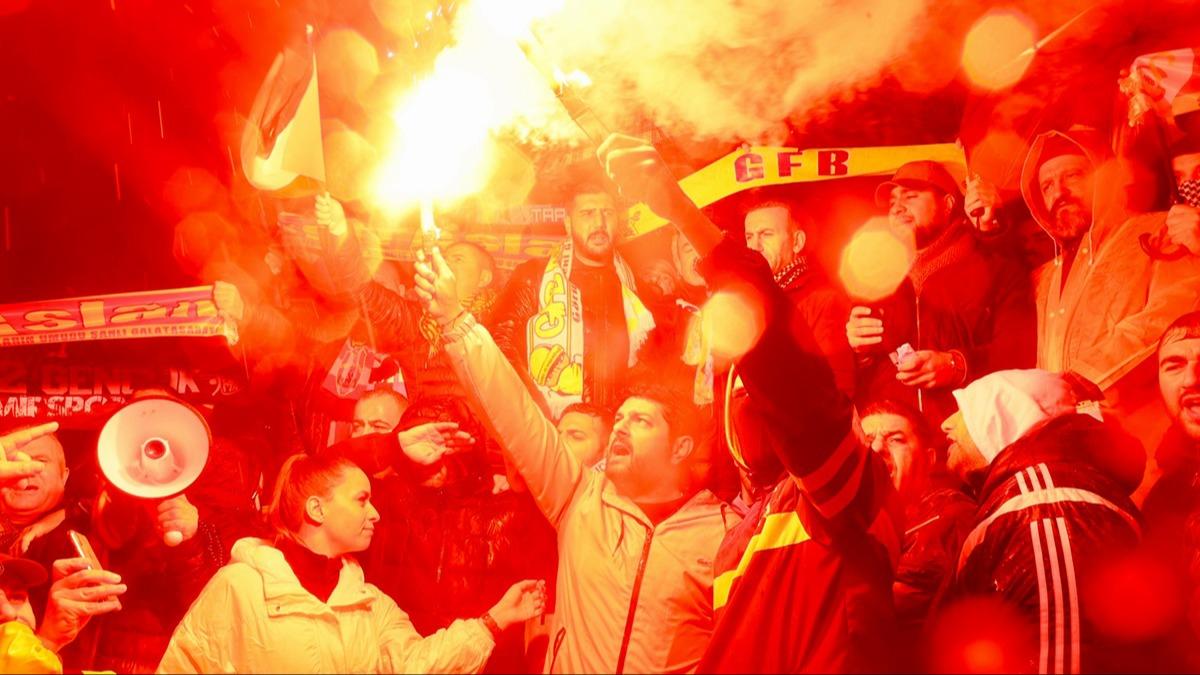Türk futbol camiası soykırıma karşı omuz omuza