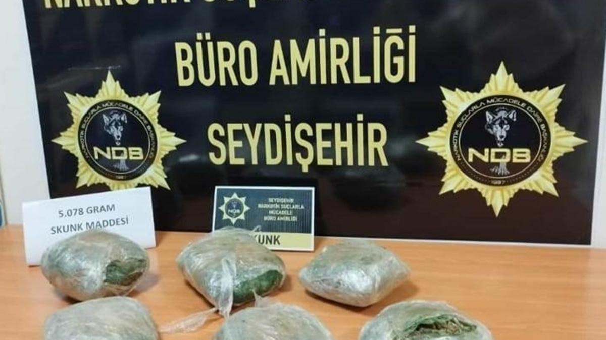 Konya'da durdurulan araçta 5 kilo uyuşturucu ele geçirildi
