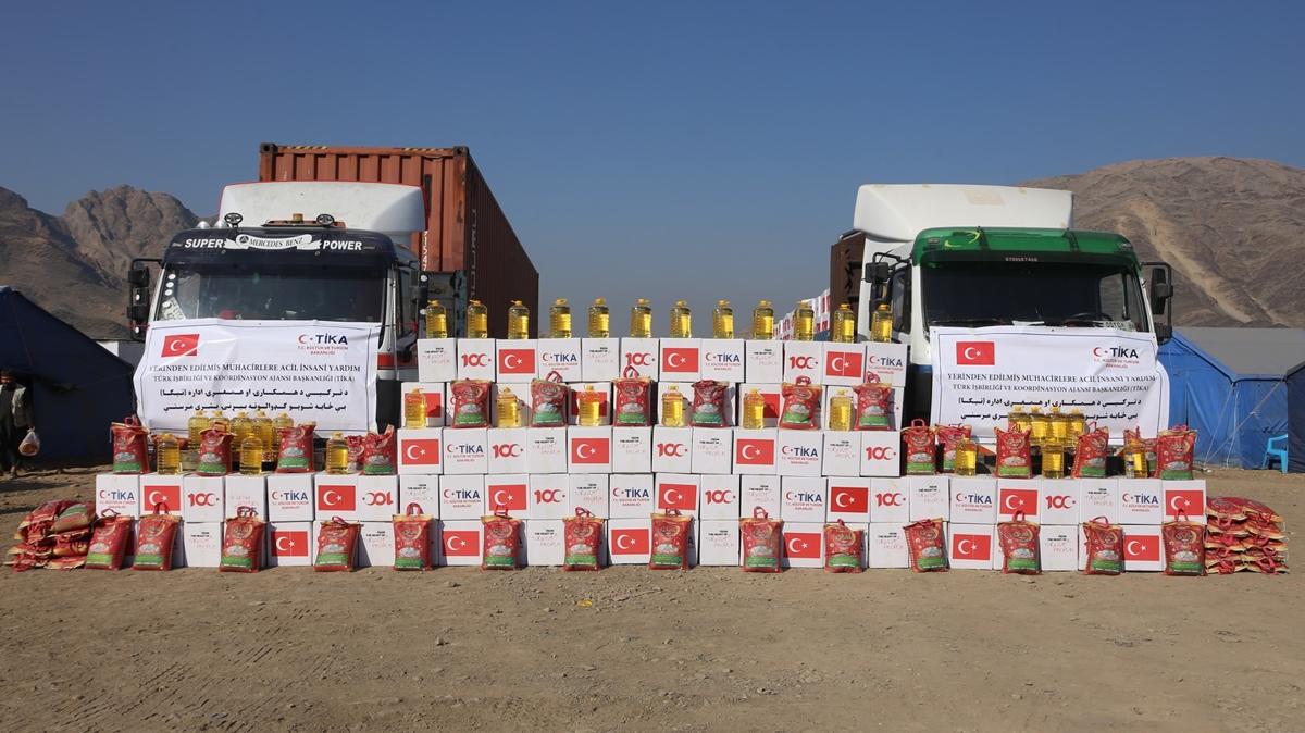 TİKA, Pakistan'ın sınır dışı ettiği 2500 Afgan aileye gıda desteğinde bulundu