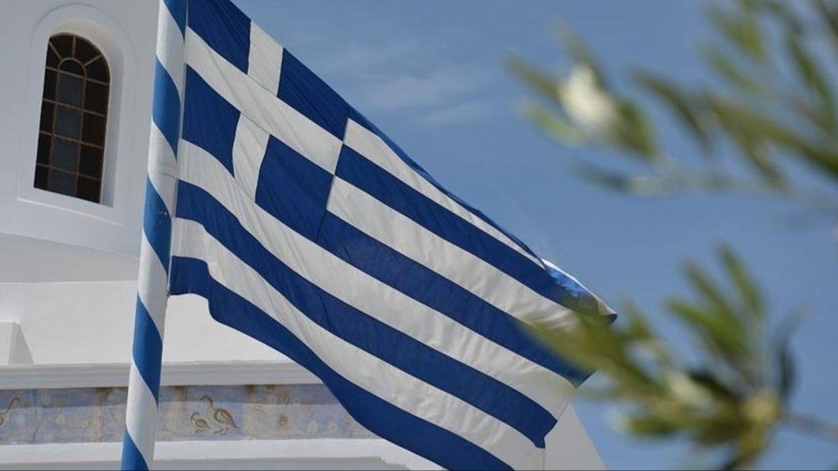 Yunanistan'da 2 Trk milletvekili SYRIZA'dan ayrld