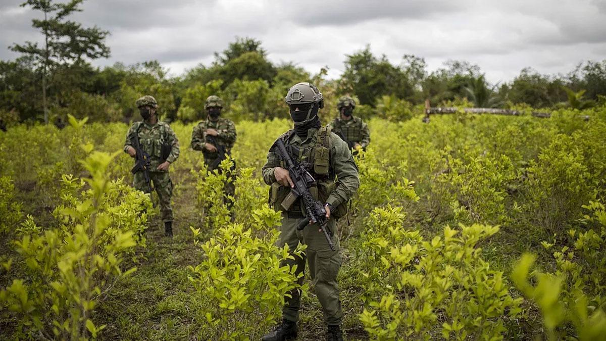 Kolombiya'da eteler arasnda atma! 7 ceset bulundu