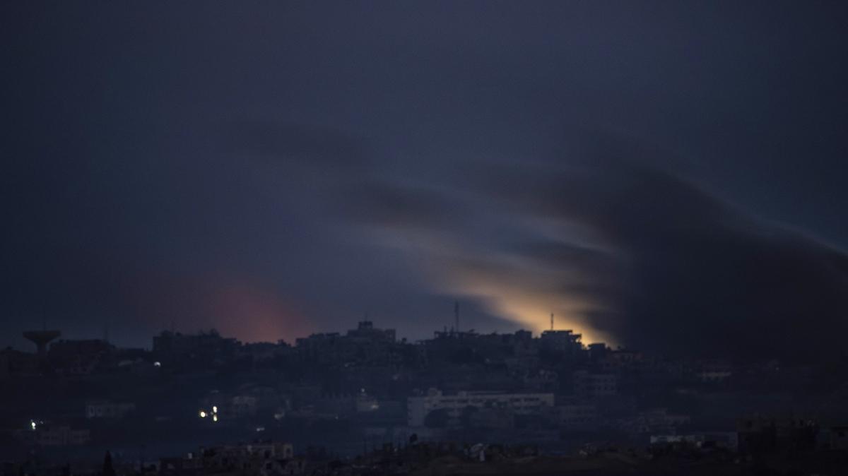 Gazze'de lm rzgar: srail ok sayda ev ve binaya bomba yadrd 
