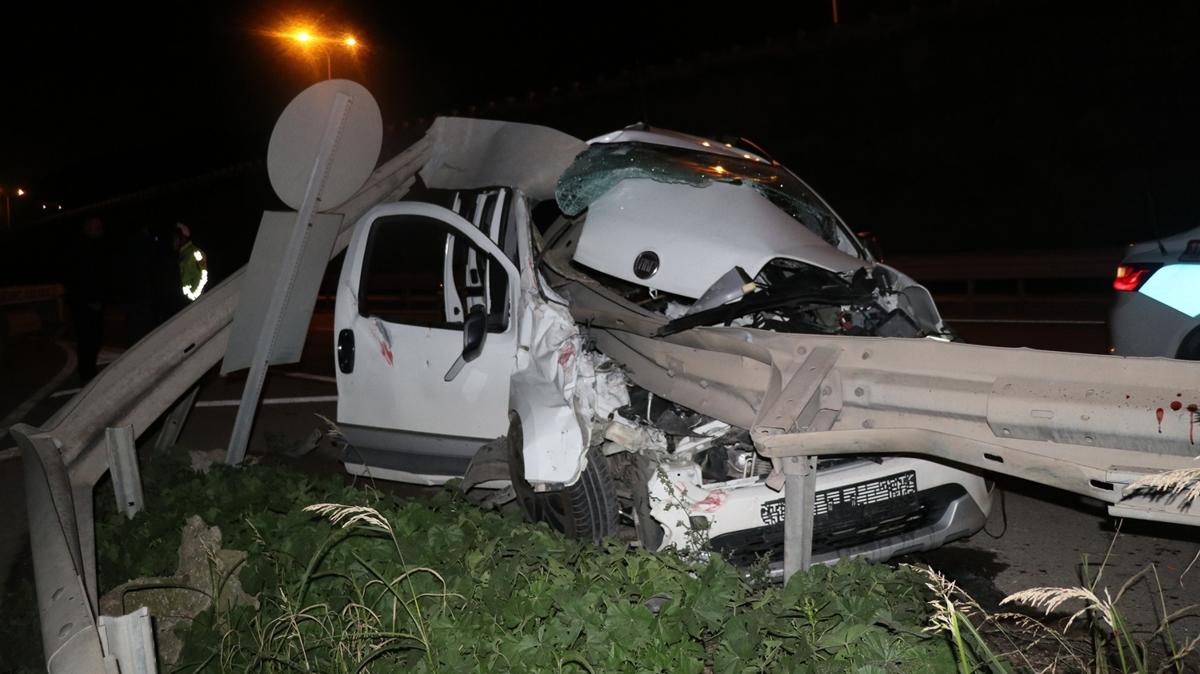 Kocaeli'de trafik kazas: 1'i ar 3 yaraland