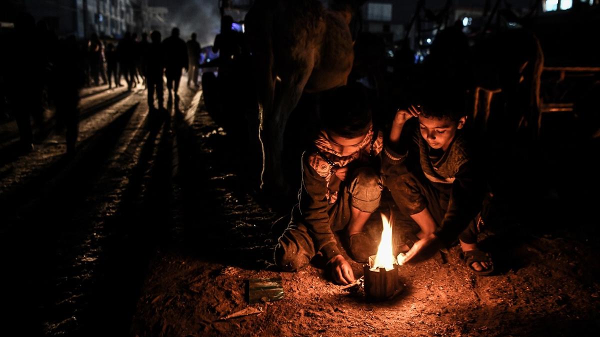 Filistin Kızılayı: Gazze Şeridi'ne insani yardım malzemesi taşıyan 80 tır giriş yaptı 