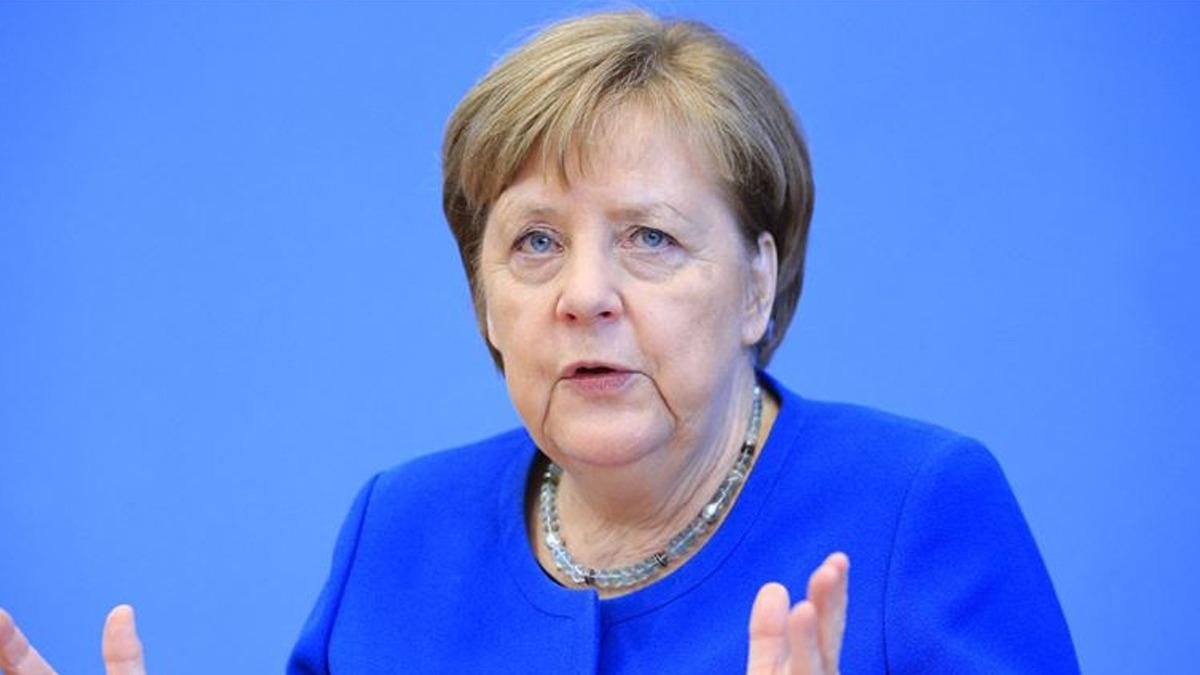 Merkel, Konrad Adenauer Vakf yeliinden ayrld