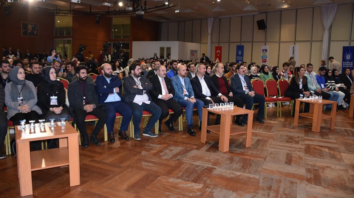 Bursalı gençler ''Genç Türkiye Forumu''nda bir araya geldi