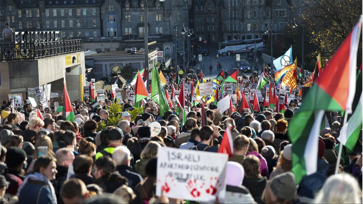 Edinburgh'da Filistin'e destek yrynde srail'e tepki: gali durdurun, soykrm desteklemeyin!