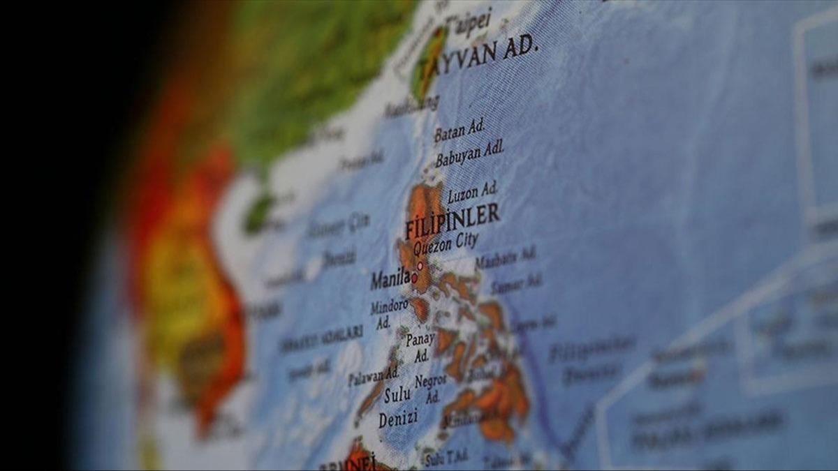 Gney in Denizi'nde sular durulmuyor: Filipinler in bykelisi bakanla arld