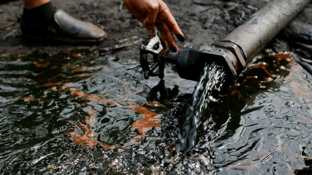 Nijerya'da petrol hrszl durmak bilmiyor: 1 haftada 127 vaka ortaya kt