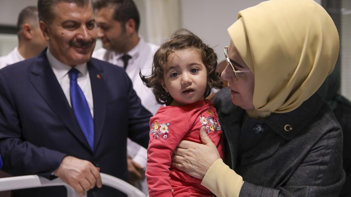 Emine Erdoan'dan Gazze'den Trkiye'ye getirilen hasta ocuklara ilikin paylam