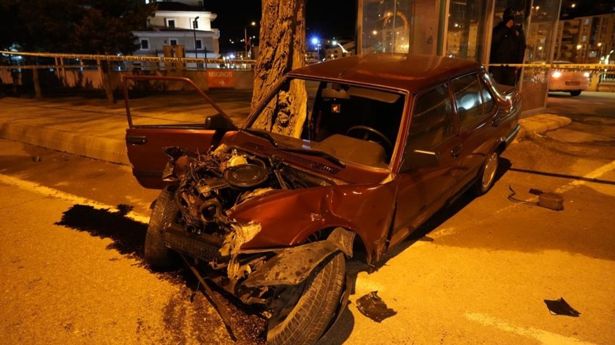 Bayburt'ta gece saatlerinde trafik kazas: 1 l, 1 ar yaral