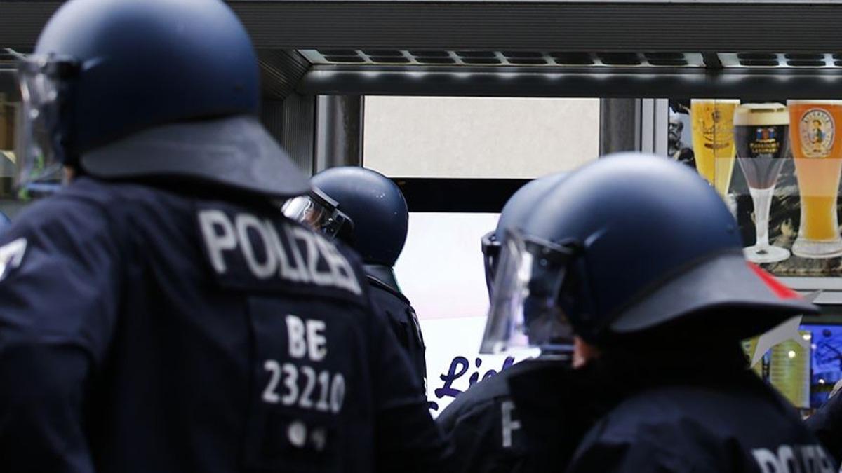 Almanya'da Federal Polisin yetkilerini geniletecek yasa tasars kabul edildi
