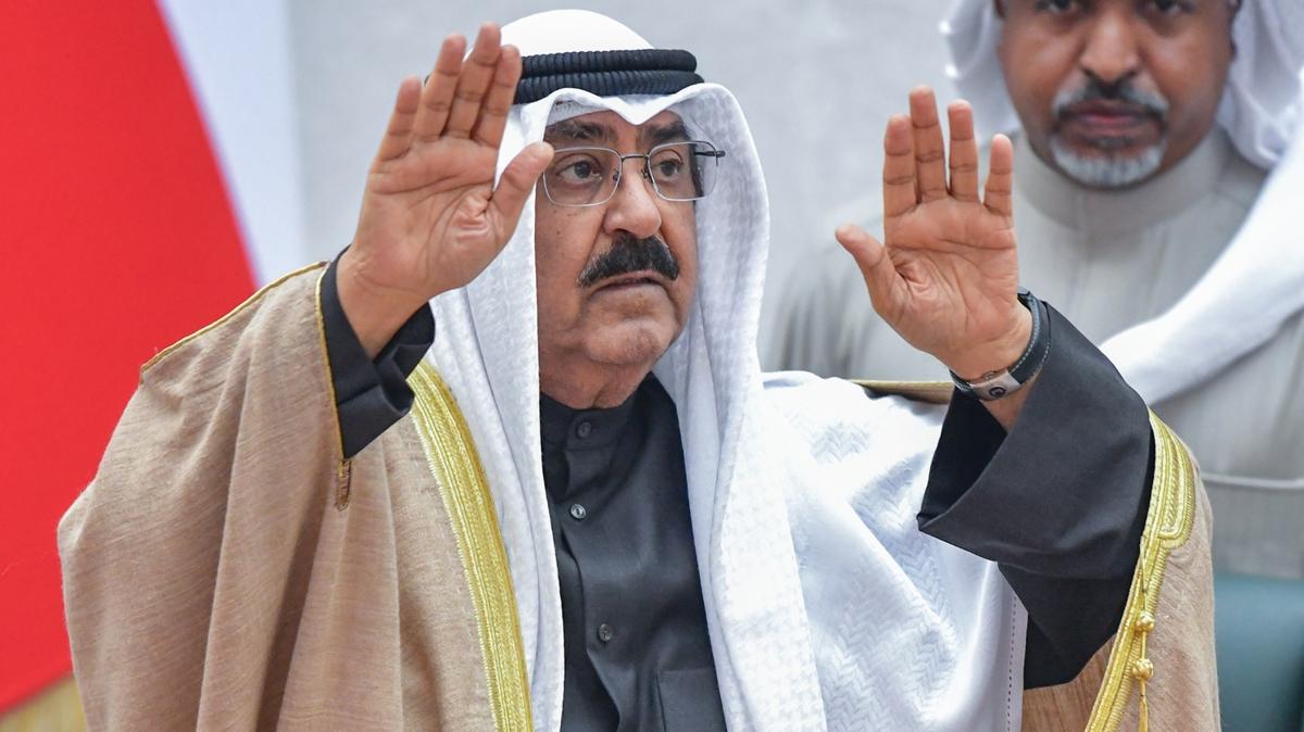 Kuveyt'in yeni Emiri es-Sabah yemin etti