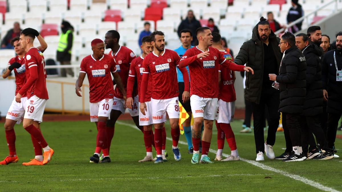 Sivasspor bu sezon i sahadaki ilk galibiyetini ald