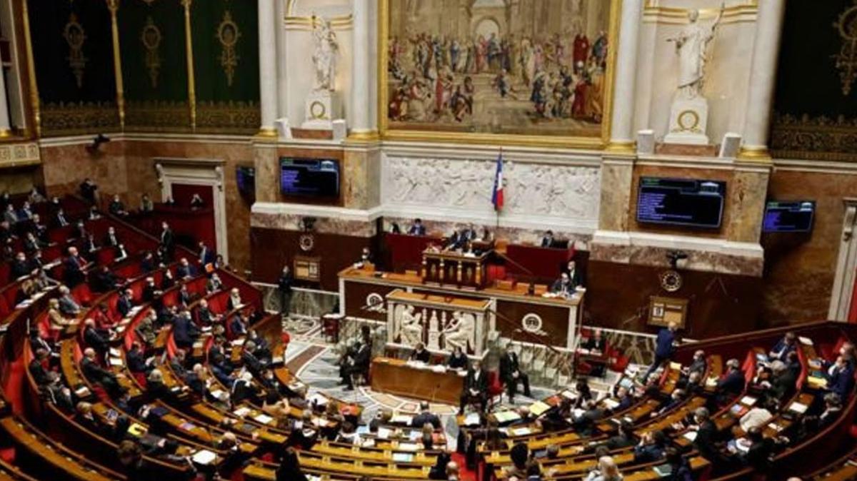 Fransa'da g yasas polemii sryor: Muhalefet yasay Anayasa Konseyi'ne tad