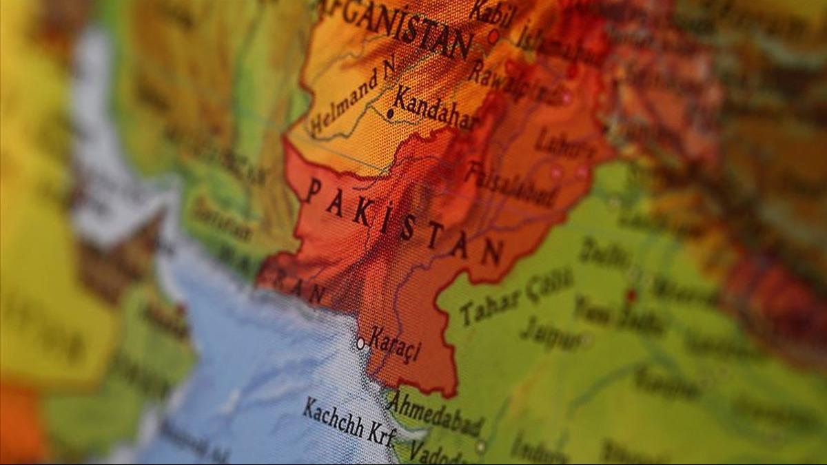 Pakistan'da yangn: 100'den fazla ev kle dnd 
