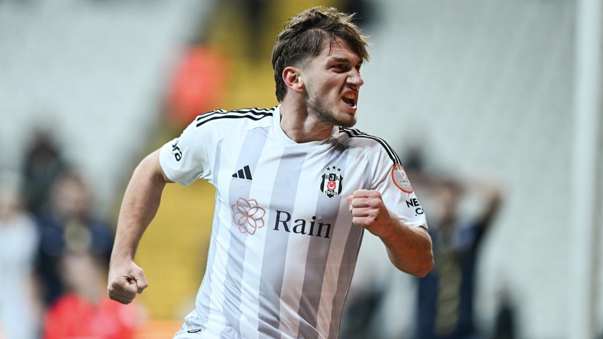 Beşiktaş'ın parlayan yıldızı Semih Kılıçsoy