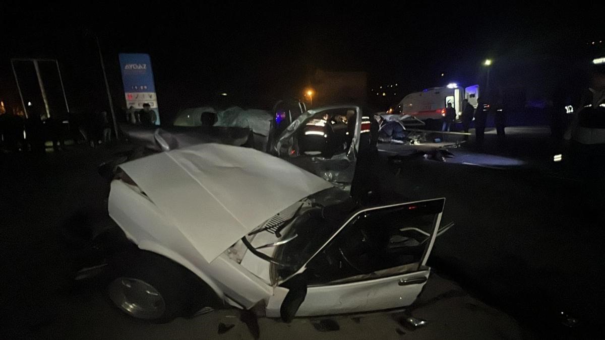 Zonguldak'ta feci kaza! Otomobil ikiye blnd: 1 l, 5 yaral