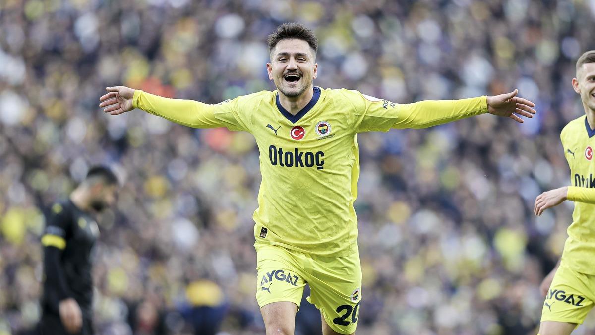 Ligde 1 mata 4 gol atan ilk Trk! Cengiz nder, stanbul'u sallad