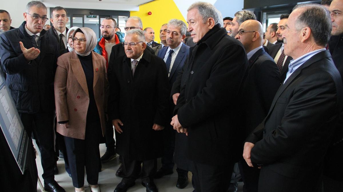 Akar, Kayseri'de kanser hastalarna hizmet verecek merkezi inceledi