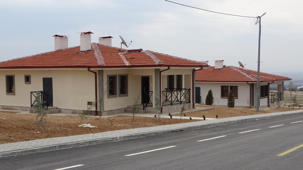Malatya'da ky evleri hak sahiplerine teslim ediliyor
