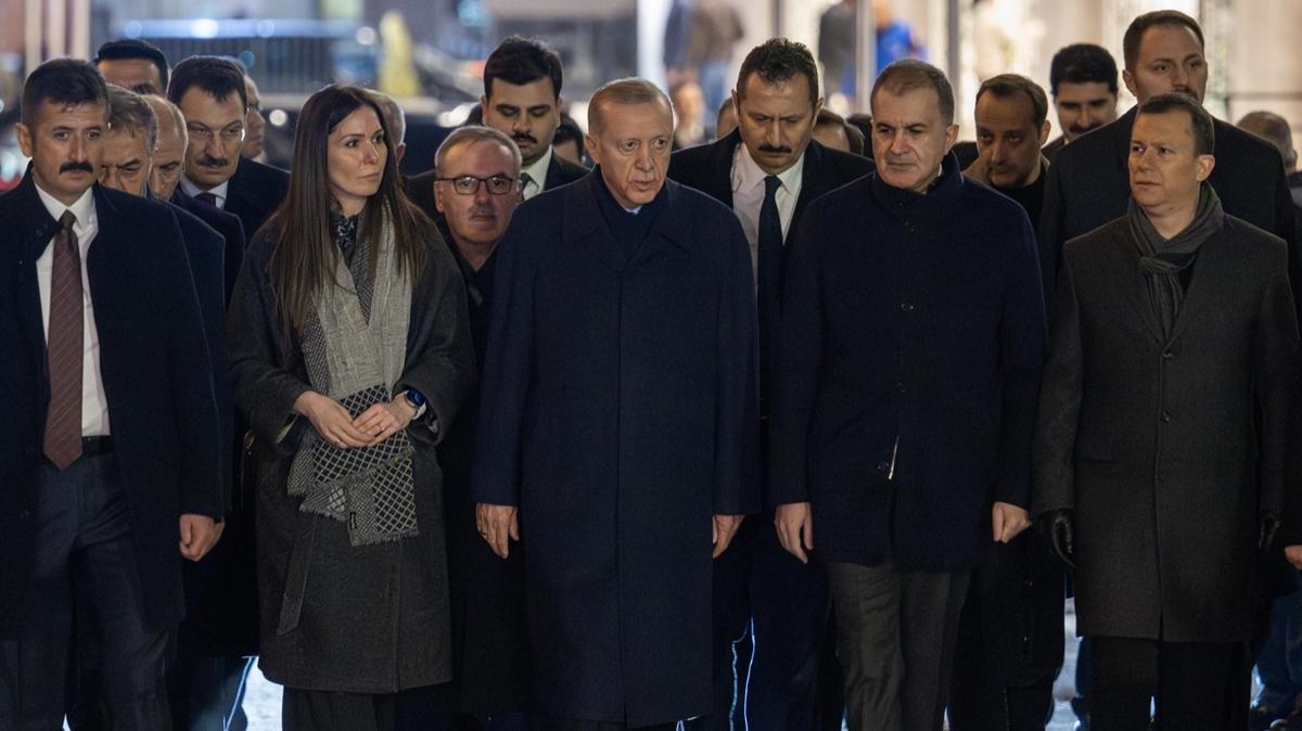 Cumhurbakan Erdoan, yeni AK Parti Konferans Salonu'nda incelemelerde bulundu
