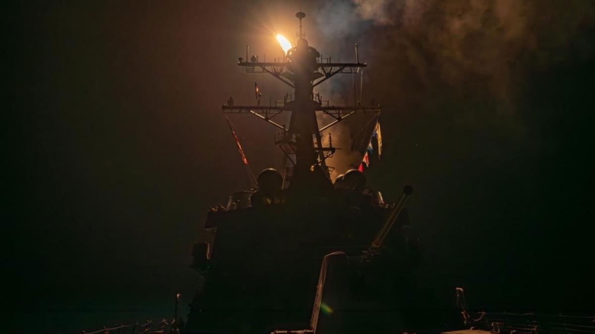 Husiler: Aden Krfezi'nde ABD'ye ait gemiyi tam isabetle vurduk