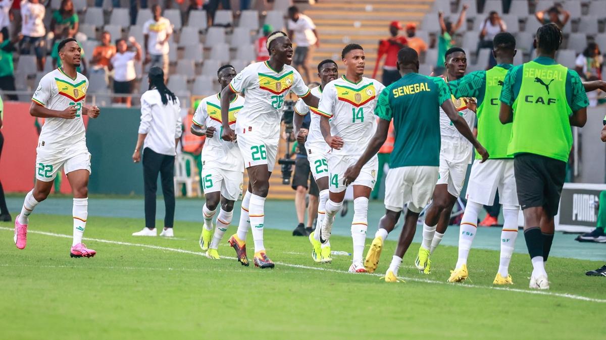 Senegal son 16 biletini kapt!