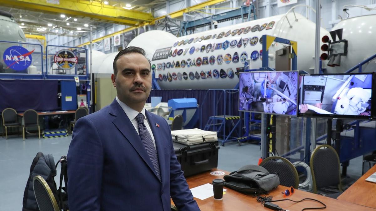 Bakan Kacr, NASA'nn Johnson Uzay Merkezi'ni ziyaret etti