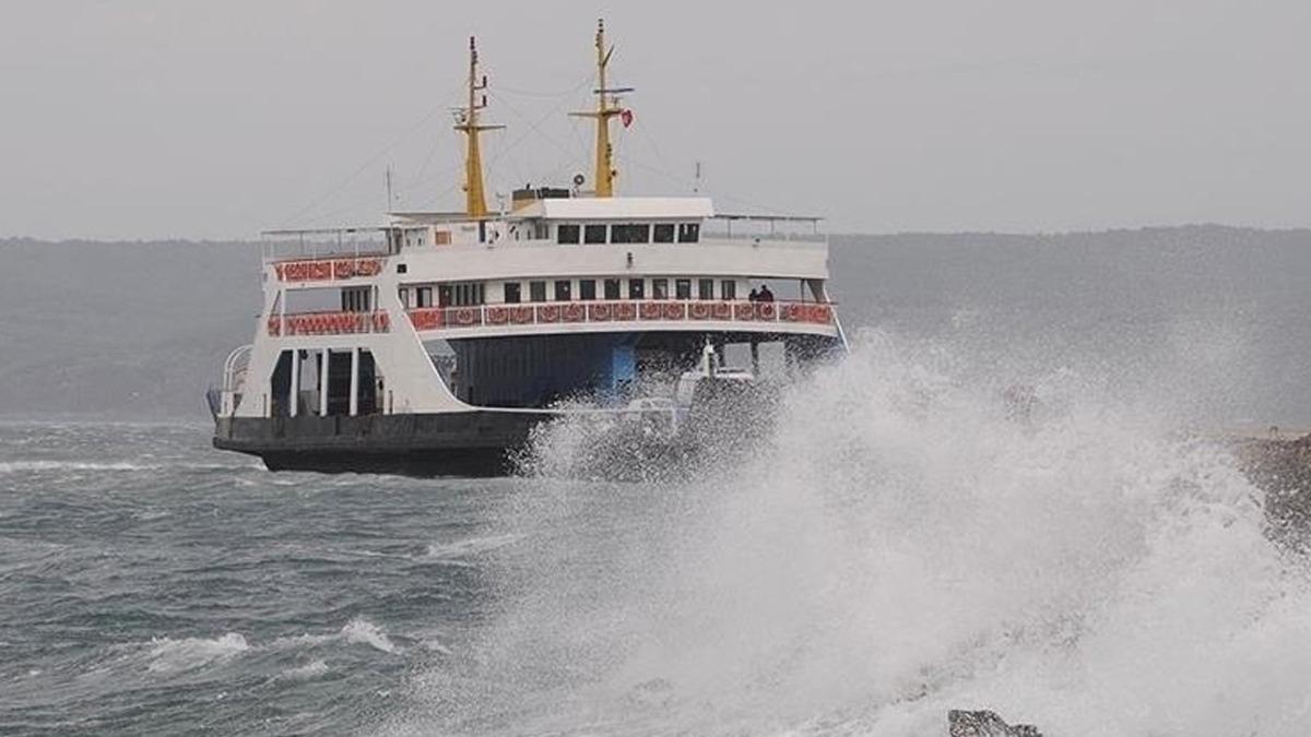 anakkale'de feribot seferlerine olumsuz hava engeli