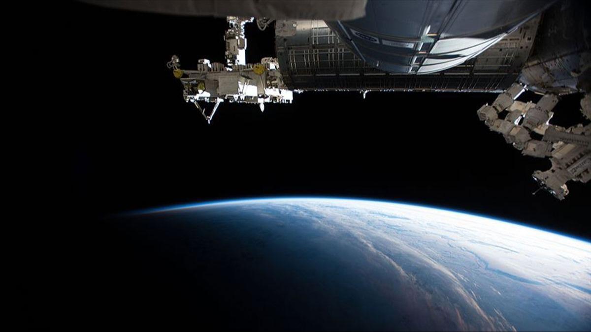 Uluslararas Uzay stasyonu, bir araya gelen astronotlarla bilinmezlere k tutuyor