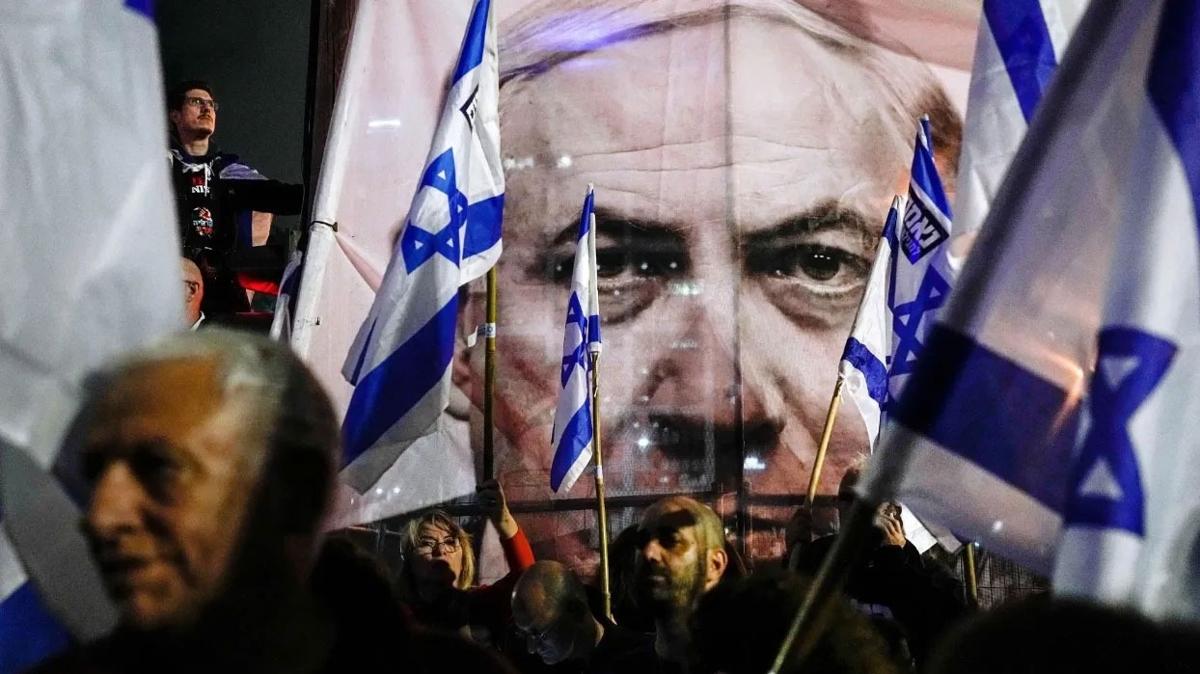 Netanyahu'ya souk du! On bin kii ''erken seim'' ars ile sokaklara dkld
