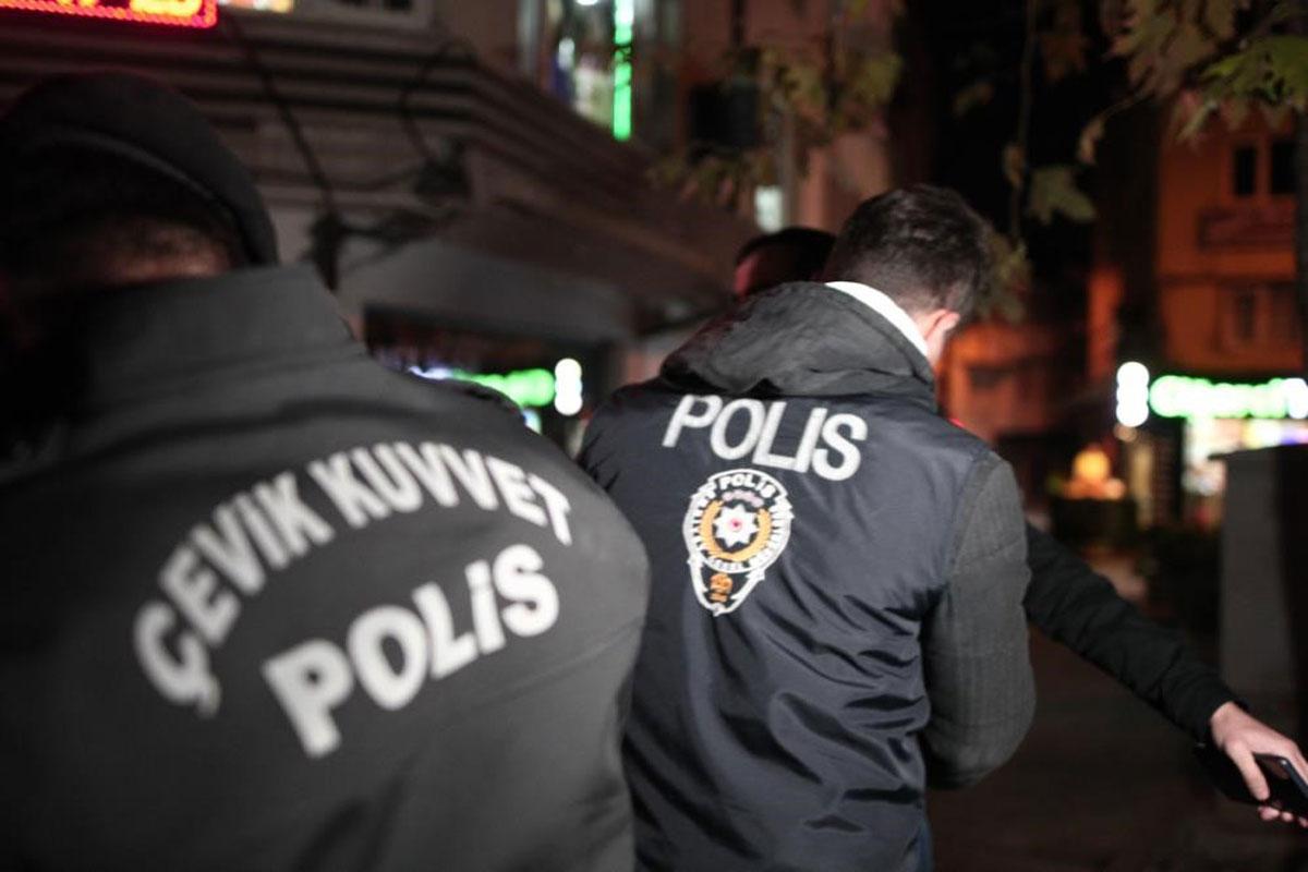 Bursa'da 500 polisin katıldığı huzur uygulamasında polisler sıkı denetim  gerçekleştirdi