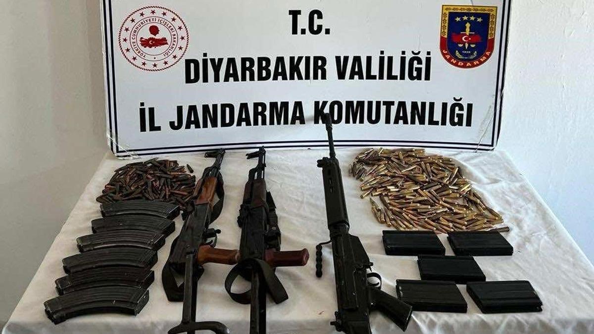 Diyarbakr'da silah ve mhimmatn ele geirildii operasyonda 2 pheli tutukland    