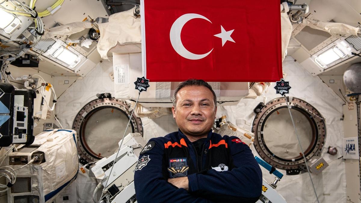 Uzaydan 3. balant! Trkiye'nin ilk astronotu Gezeravc, grev sonras ini yapacaklar noktay aklad