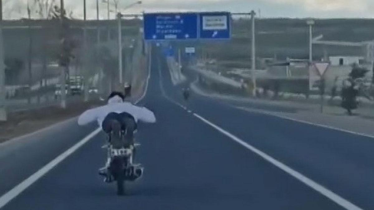 anlurfa'da trafikte ilerleyen motosiklet srcsnn tehlikeli hareketleri kameraya yansd 