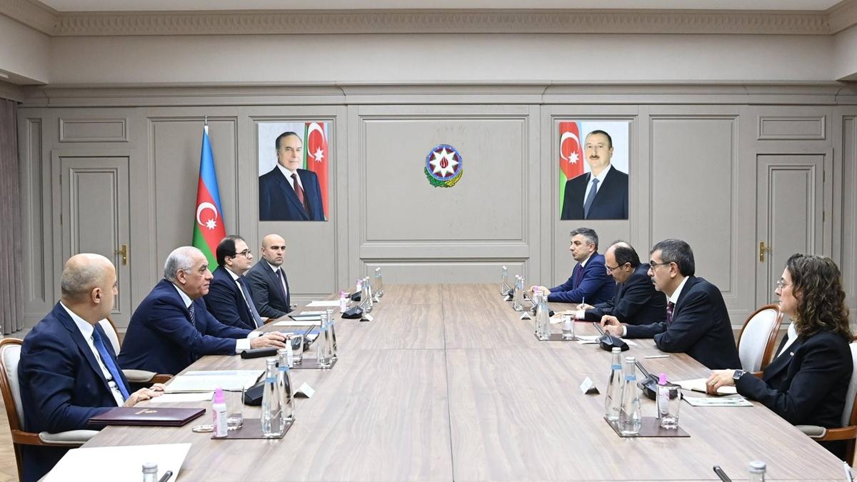Bakan Tekin, Azerbaycan Başbakanı Ali Asadov ile görüştü  