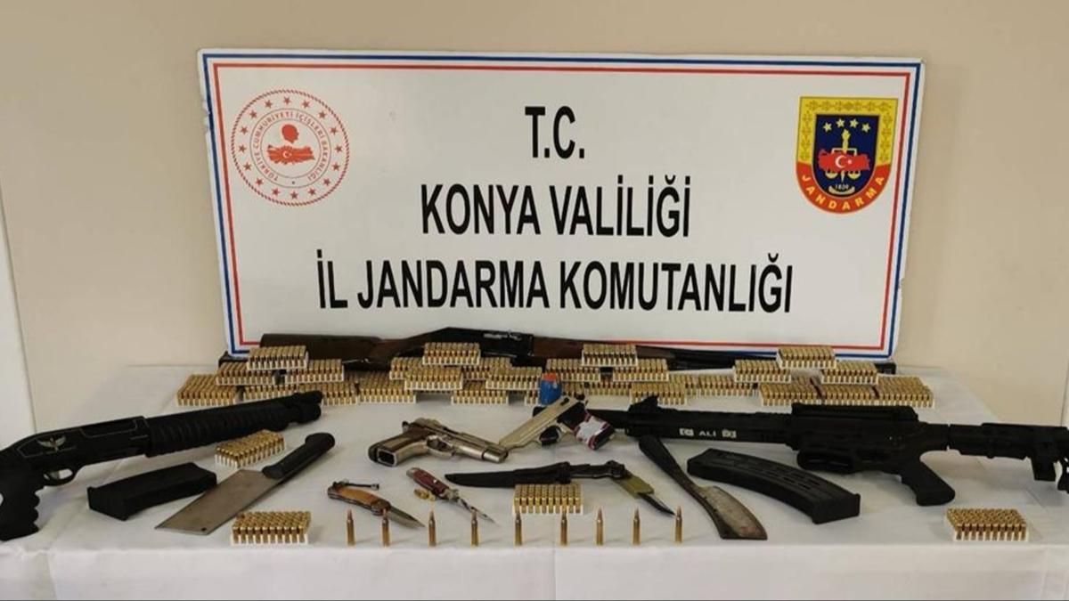 Konya'da silah kaçakçılığı yapan 3 şüpheli gözaltına alındı