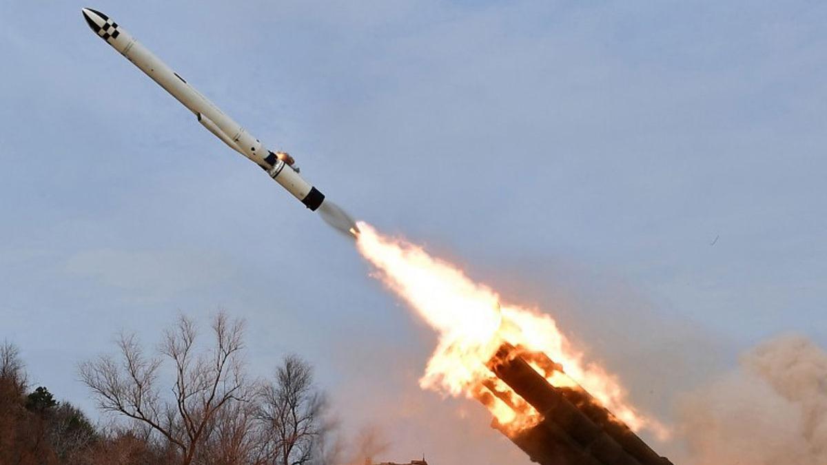 Kuzey Kore, 2 bin km menzile sahip ''Hwasal-2'' seyir füzesini fırlattı!