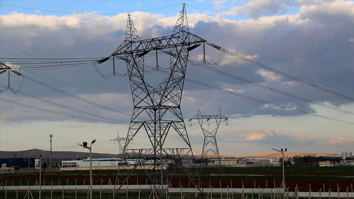 Türkiye'nin elektrik üretimi geçen yıla göre  yüzde 3,7 arttı 