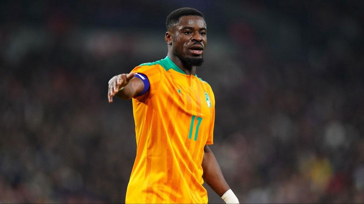 Galatasaray'a bir yldz daha! Savunmann sa Serge Aurier'e emanet