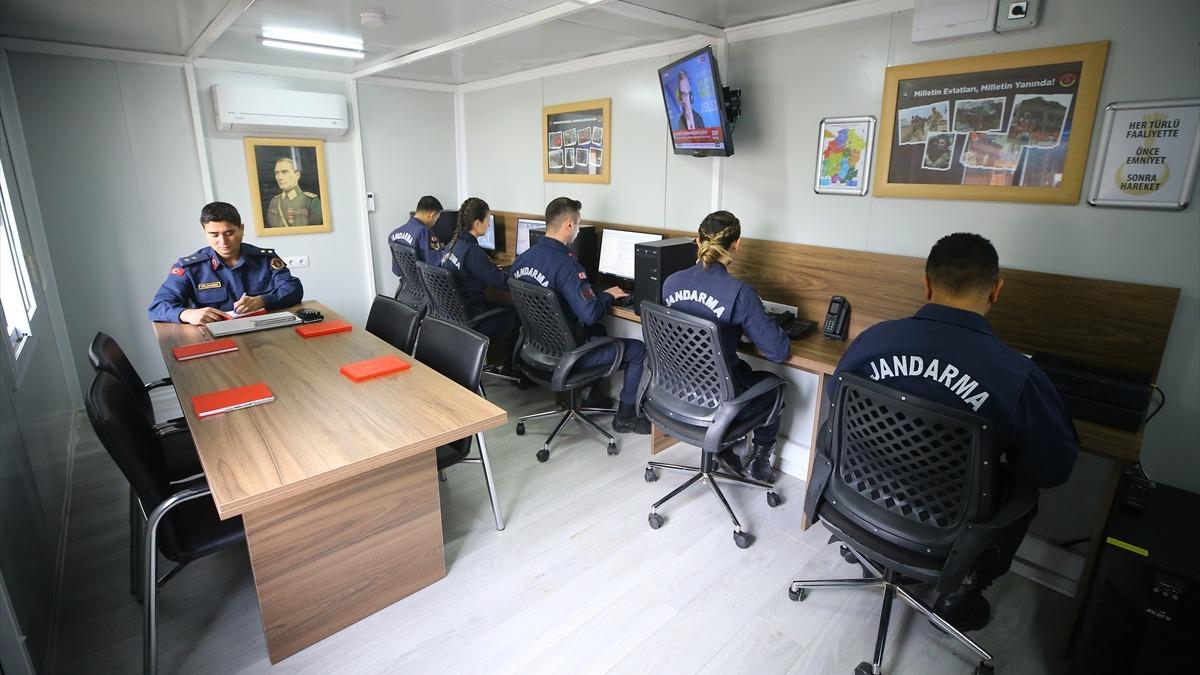 Jandarma, depremin merkez ssnde ''Doal Afetler Komuta Kontrol Merkezi'' kurdu
