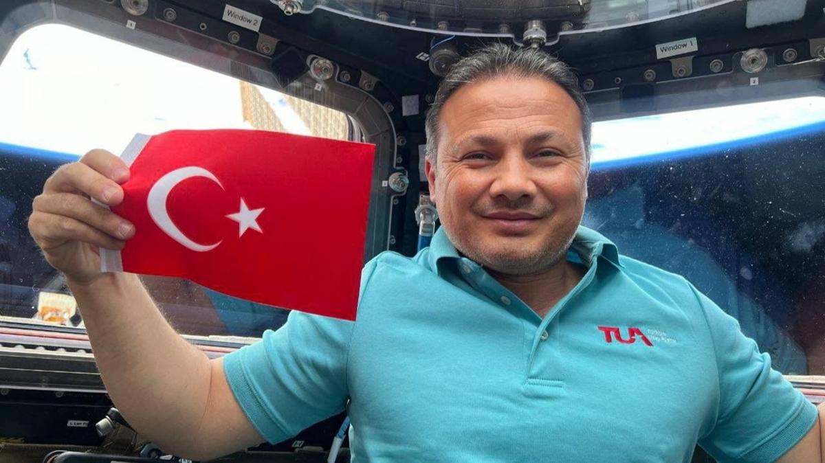 Trkiye'nin ilk astronotu Gezeravc'dan heyecanlandran dn mesaj 