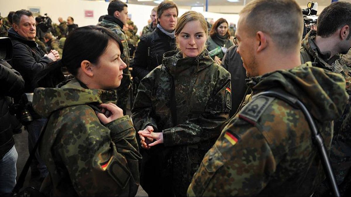 Almanya, Kosova'ya ilave asker gnderecek 