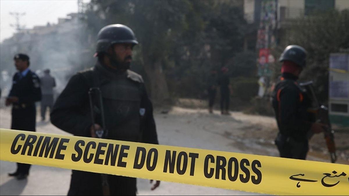 Pakistan'da karakola saldr dzenlendi: 10 polis ld
