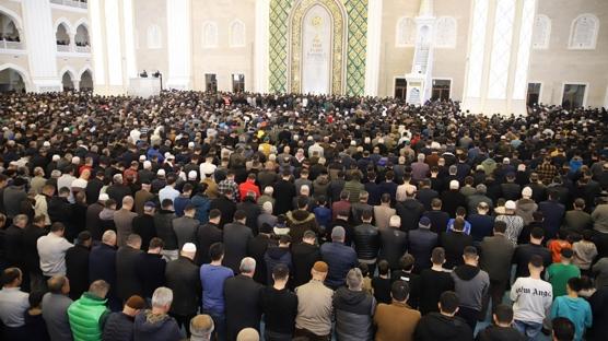 Diyanet leri Bakan Erba, ahinbey Millet Camii'nde mevlit programna katld