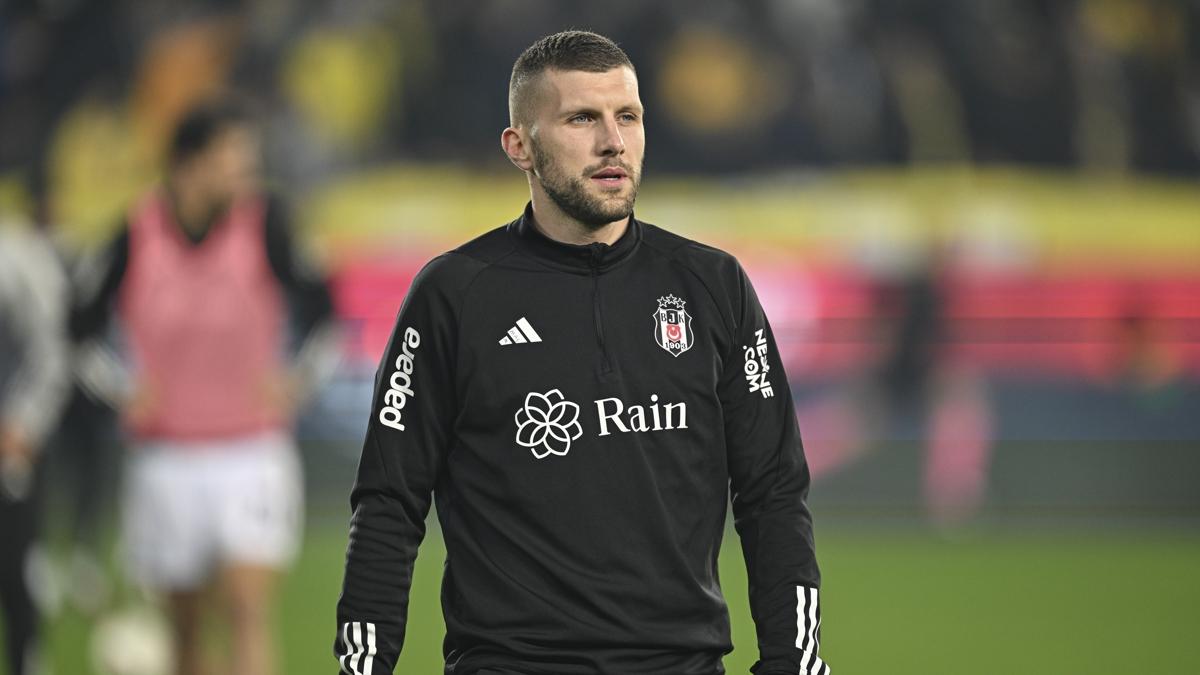 Beşiktaş'ta Ante Rebic kayıplara karıştı