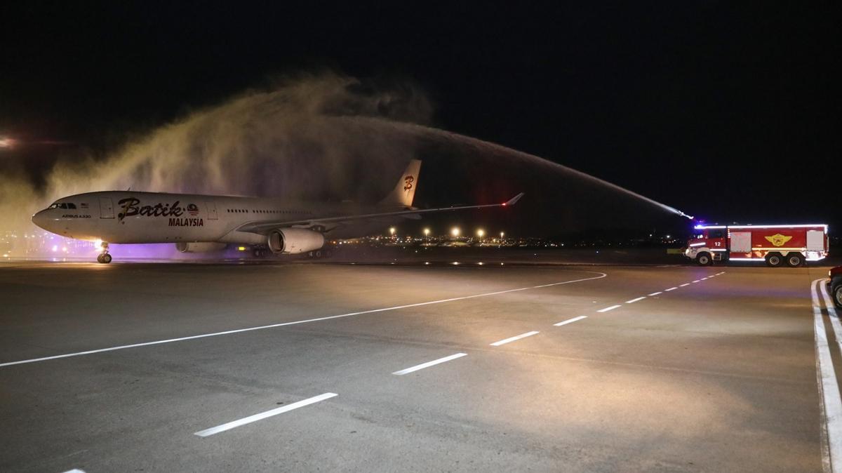 Sabiha Gökçen Uluslararası Havalimanı'nda ilk uzun menzilli direkt uçuş gerçekleşti