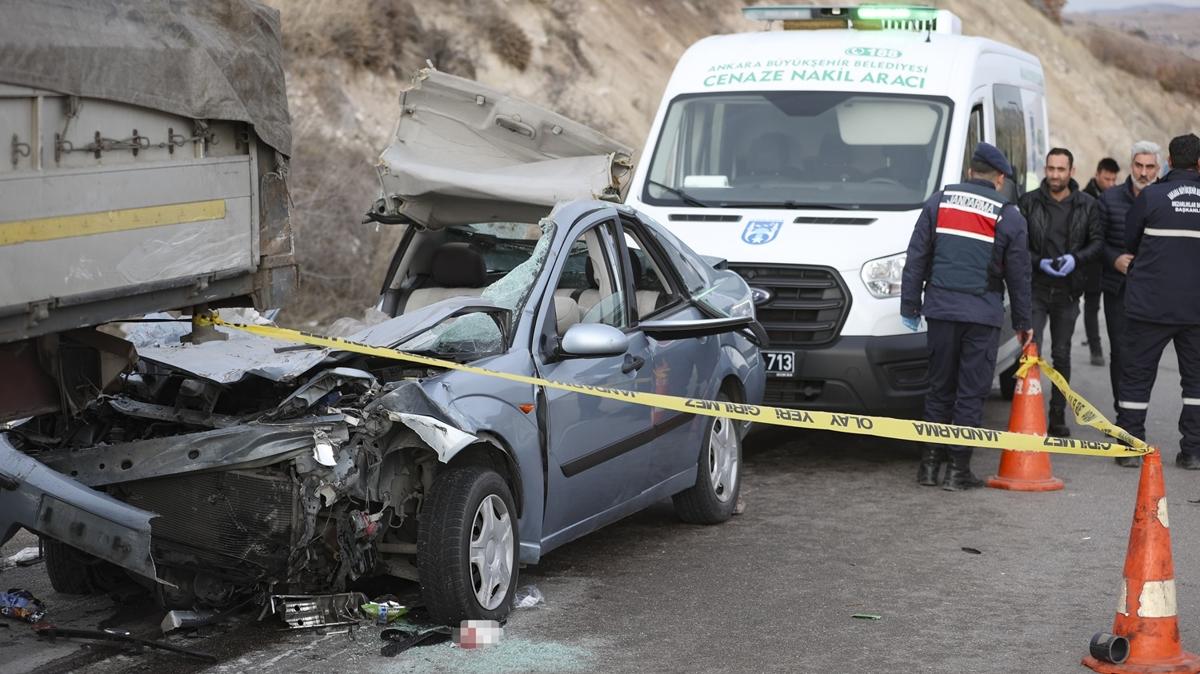 Ankara'da feci kaza: 2 ölü, 4 yaralı